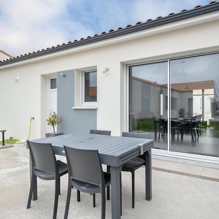 Maison Moderne Pour 7 Personnes A Saint-Michel-Chef-Chef Luaran gambar